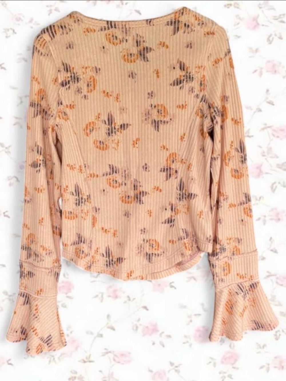 Free People Boho Tan Floral Ribbed Henley Top With Ruffle Sleeves - Sz. L - Picture 3 of 5